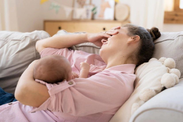 آیا پریود بعد از زایمان تغییر میکند؟